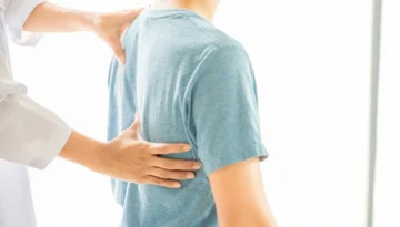 close-up-physiotherapist-working-with-patient-clinic_gm_optimized