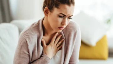 woman with chest pain_for web_gm_optimized