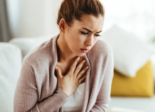 woman with chest pain_for web_gm_optimized